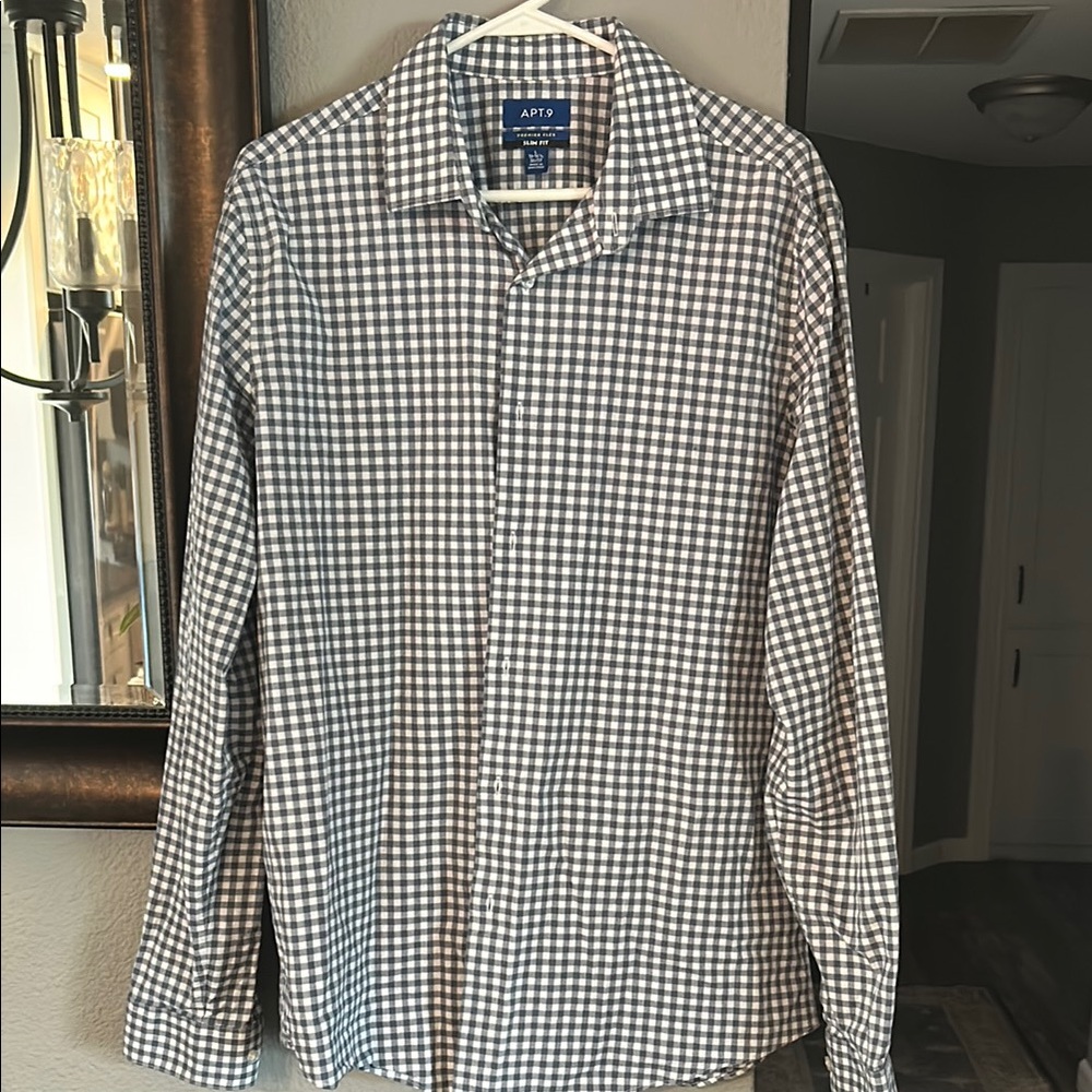 Apt. 9 White and Blue Casual Button Down Shirt